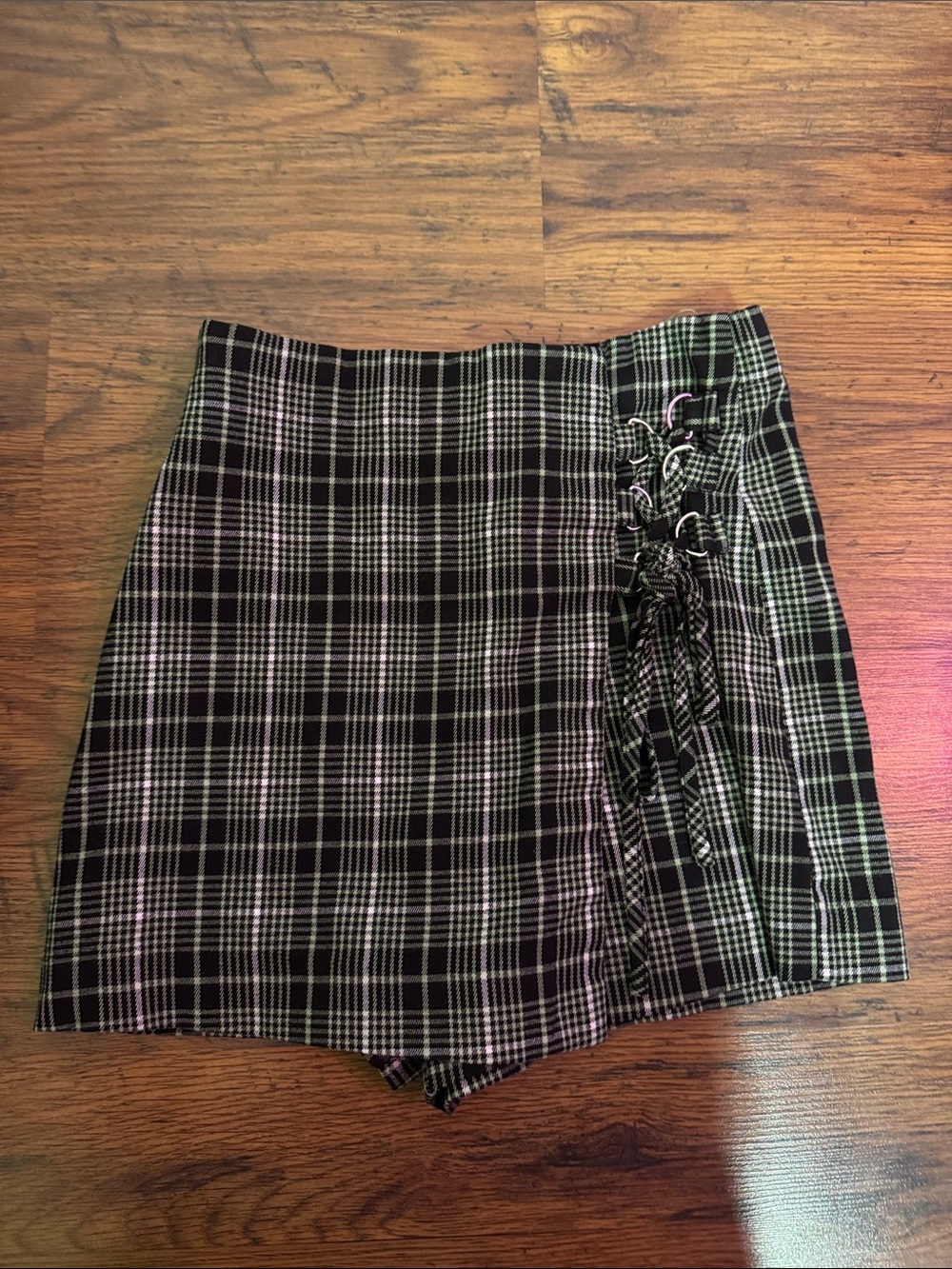 SO Black and White Plaid Lace-Up Skort 17.1T